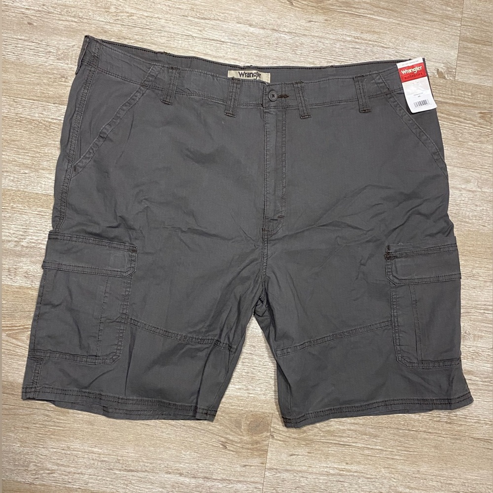 ❤️$6 THIS WEEKEND ONLY❤️ WRANGLER AUTHENTICS GRAY UTILITY CARGO SHORTS